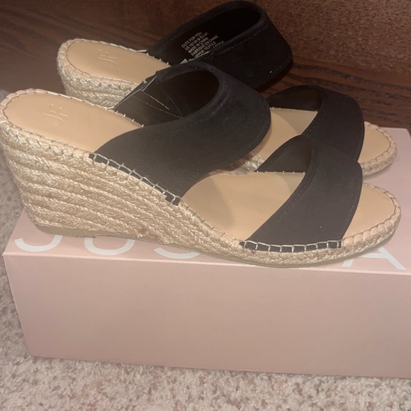 JustFab “Cute for You” Wedges in Black - Picture 1 of 5